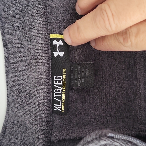 Under Armour half zip MINT CONDITION flecked...thick dressy look - Picture 6 of 8